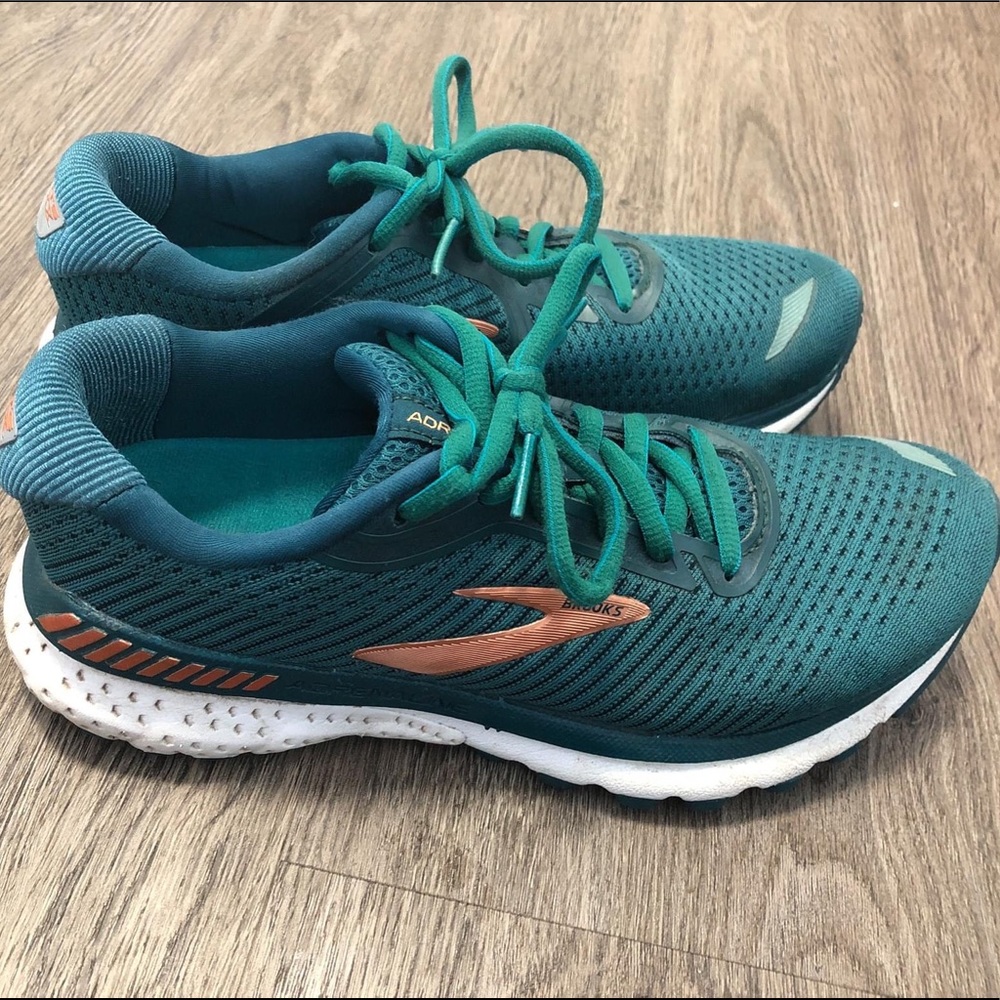 Brooks Adrenaline GTS 20’s in Green/Teal/Copper - Size 6.5